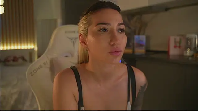 LeoBamble live sex cam