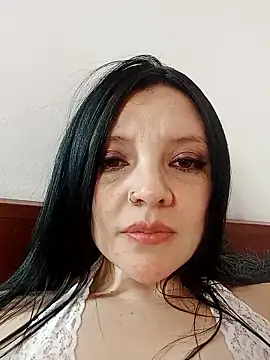 Valen8714 live sex cam