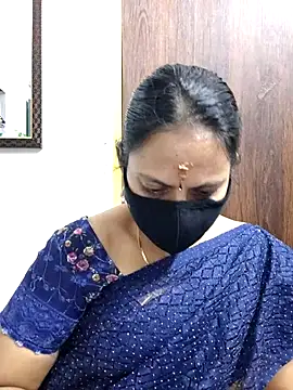 Queen-Neha's cam snapshot