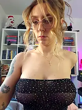 LilyOrion live sex cam