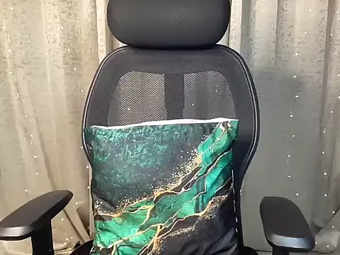 SugarAura's cam snapshot