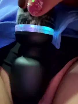 Megan-01-'s cam snapshot