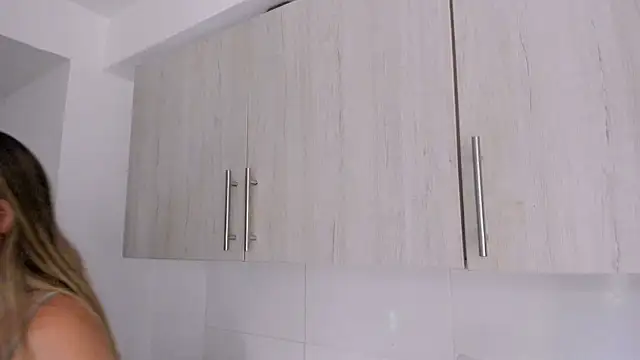 ScarlettAndClark live sex cam