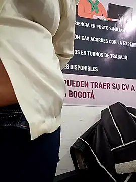 Mia-Glow live sex cam