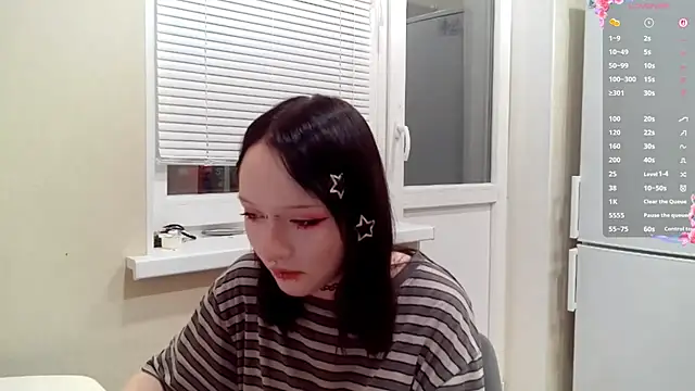 Shine_Luna's cam snapshot