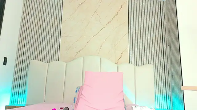 sh_malala live sex cam