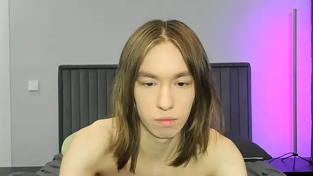 kr1sfemboy live sex cam