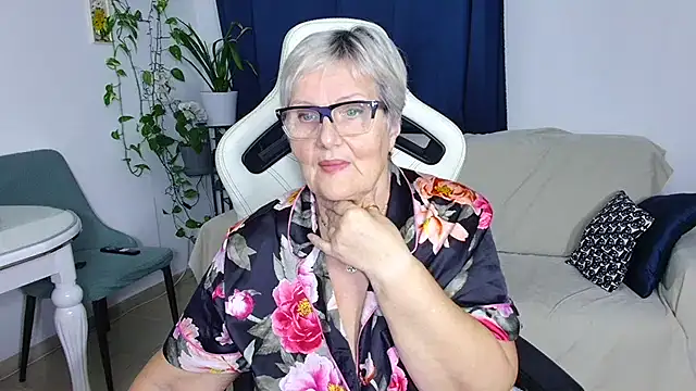 Selenna57 live sex cam