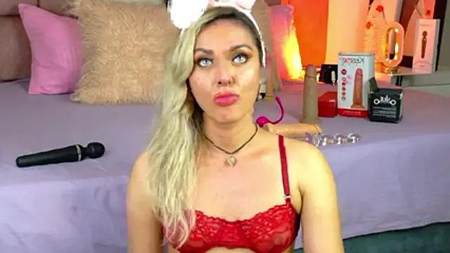 Lunitaa_Diva live sex cam