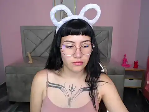 luciana_ch_2's cam snapshot