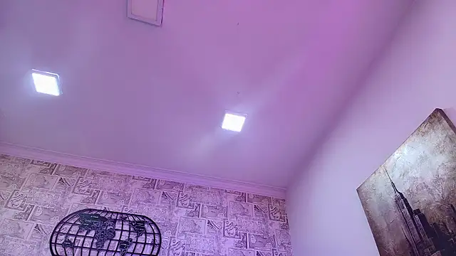 emily_clarkk_'s cam snapshot