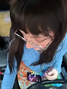 urpuppymoon's cam snapshot