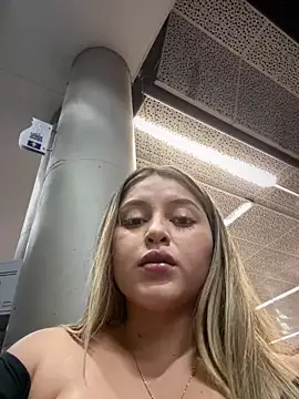 lunablossom_ live sex cam