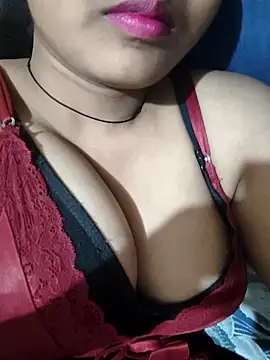 RAYI_Queen_2 live sex cam