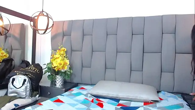 Emilysweet2's cam snapshot