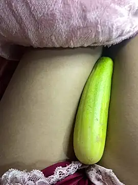 Suri_k3's cam snapshot