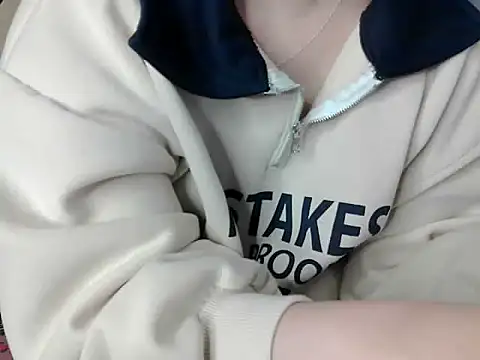 hilyti12 live sex cam