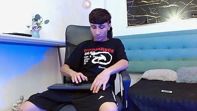 XanderGrey8's cam snapshot