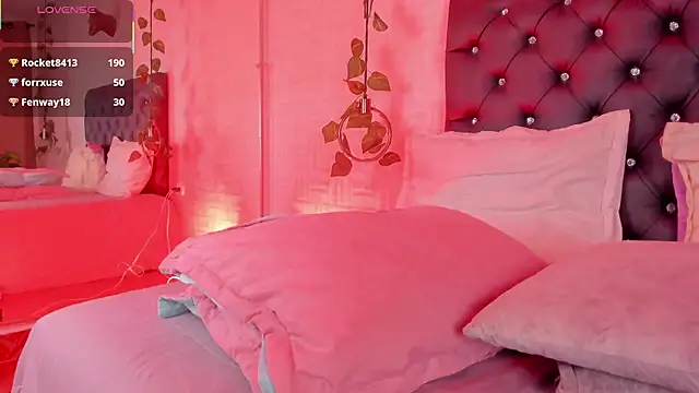 Julieta_Love_'s cam snapshot