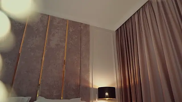 MilaDYstarlight live sex cam