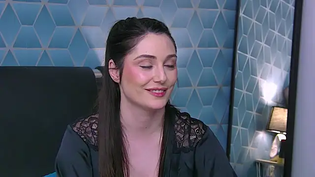 KassieWeins live sex cam