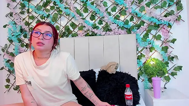 CharlotteBlossom's cam snapshot