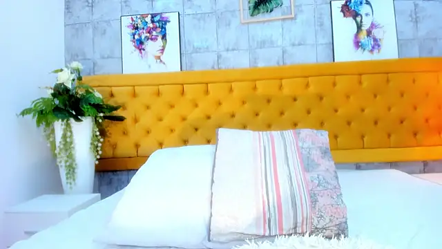 NiicoleHill's cam snapshot