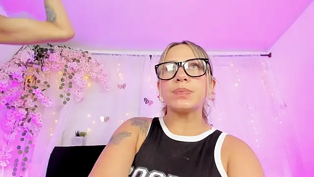 Bonny_and_carrot live sex cam