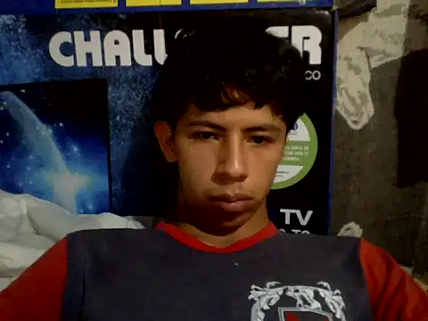 Carlos_Albert02's cam snapshot