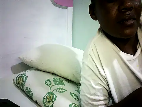 Pierra77 live sex cam