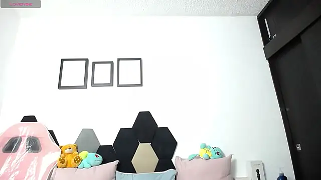 Lili_mdls's cam snapshot