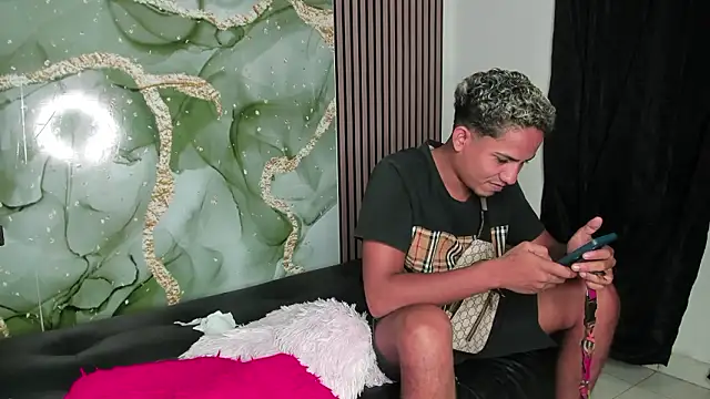 sexy_latinas_69 live sex cam