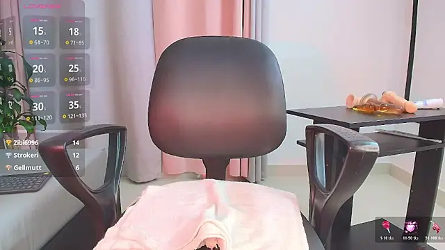 saray_reesee's cam snapshot