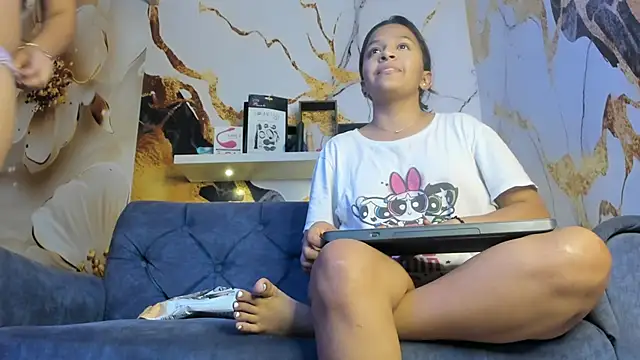 MiaBella18's cam snapshot