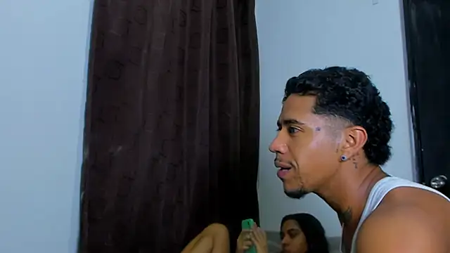 violet_and_myers live sex cam