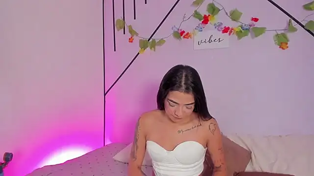 MiahCornell_ live sex cam