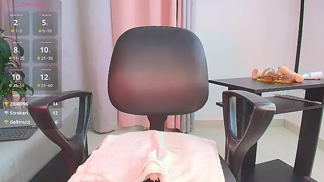 saray_reesee's cam snapshot