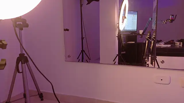 FoxyRoxxy_'s cam snapshot