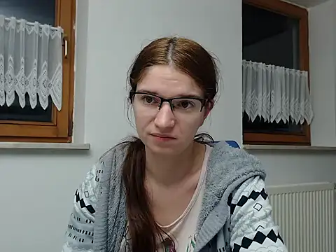 Mercedeswoman8 live sex cam