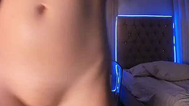 Maddyluxe live sex cam