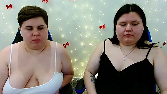 BeckyAndHellen live sex cam