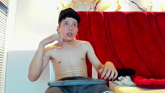 ESTEBAN_2102's cam snapshot