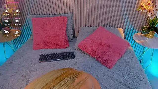 Emilyblackers's cam snapshot