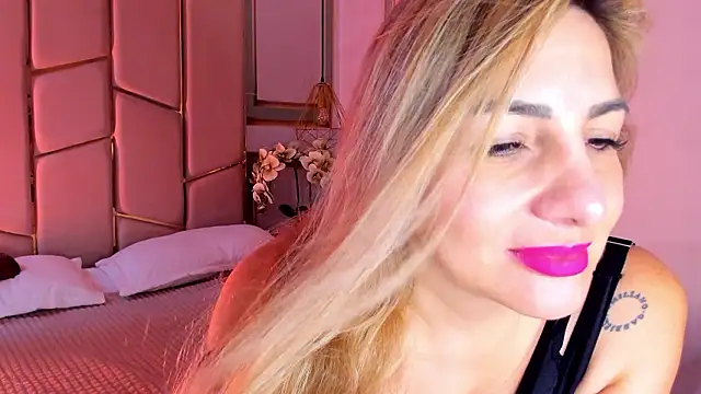 angel_vibes_'s cam snapshot