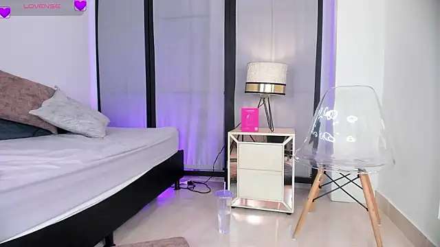 niicole_steele_'s cam snapshot