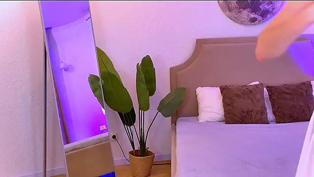 EmeraldGlow's cam snapshot