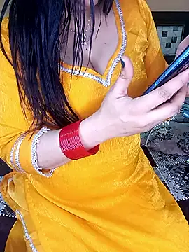 PRIYA_22's cam snapshot