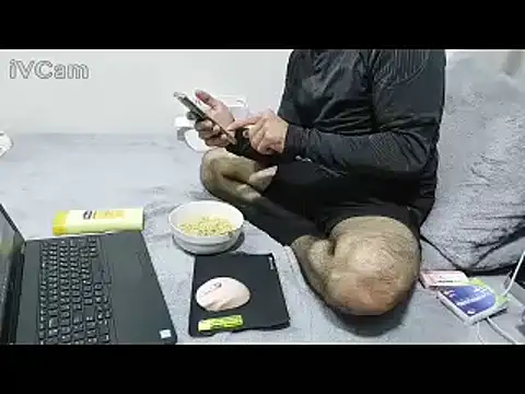 yazin19's cam snapshot