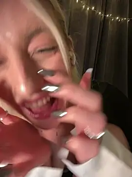 Ella_Charm's cam snapshot