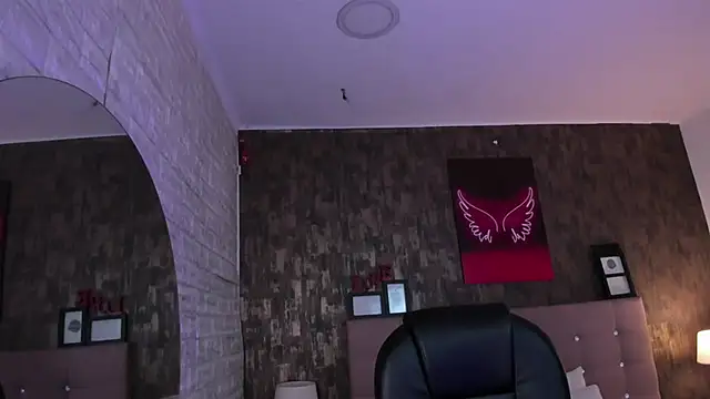 Hilarin__ live sex cam